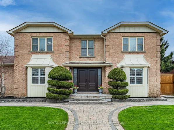 238 Hoover Dr, Pickering, ON L1V 5R3