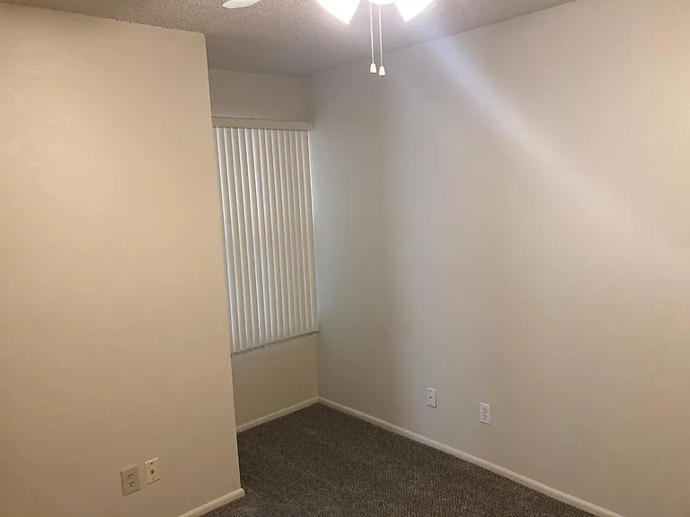 1958 E Inverness Cir — Photo 16