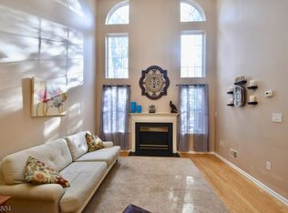 28 Pond Hollow Dr, Oak Ridge, NJ 07438