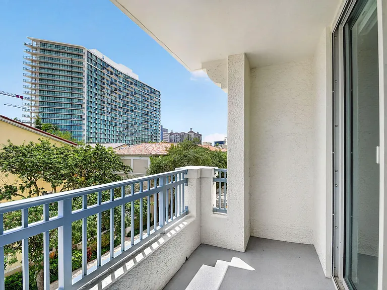 403 S Sapodilla Ave #307 — Photo 18