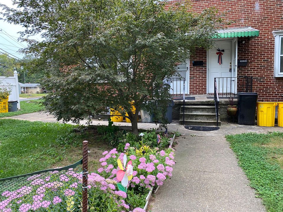 1st image of 1002 Linda Lee Dr #1002A