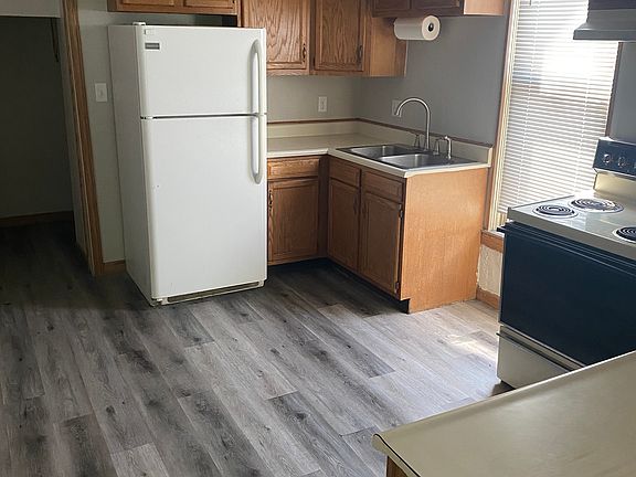5th image of 224 Franklin Ave #B