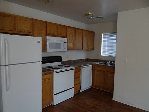 2nd image of 2608 E Marconi Ave Unit 2