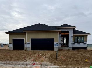 11722 S 124th Ave, Papillion, NE 68046