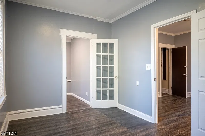3 bed, 1.0 bath, $2,700 — Photo 3