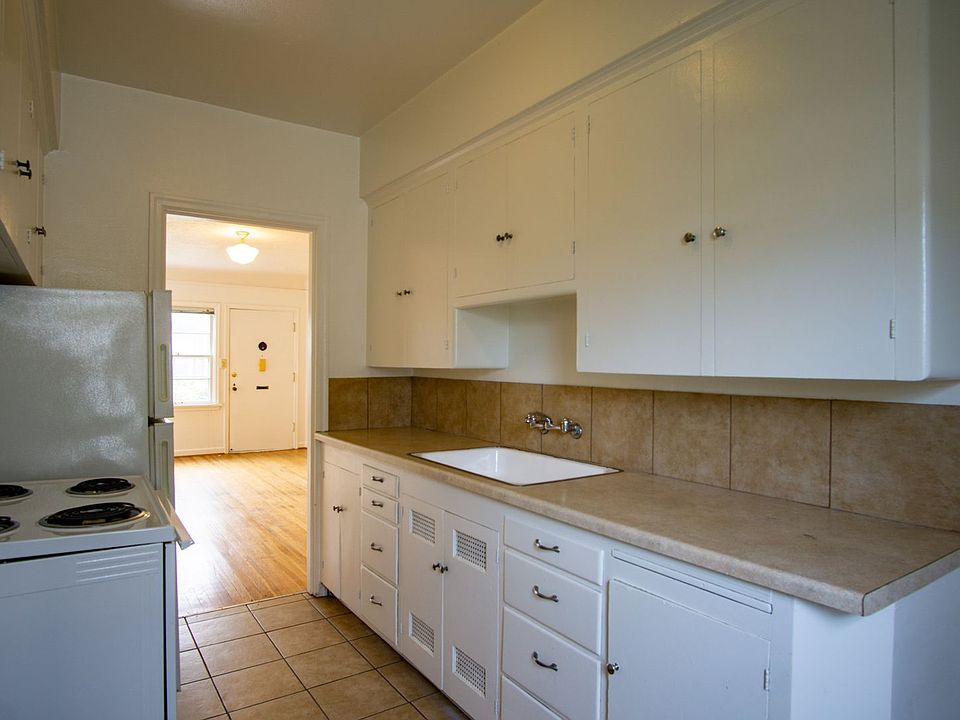 1st image of 1632 NE Prescott St APT 5