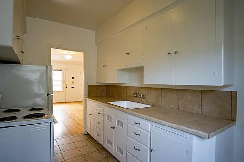 1632 NE Prescott St #5 Photo 1