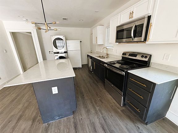 5th image of 400 Lansing St