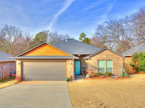 210 S 7th St, Noble, OK 73068