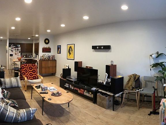 3rd image of 7 Bushwick Ct #1