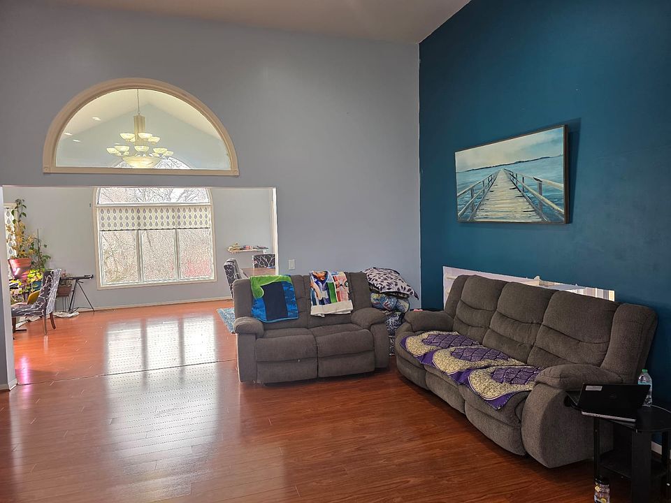 1st image of 3485 Holly Ln N