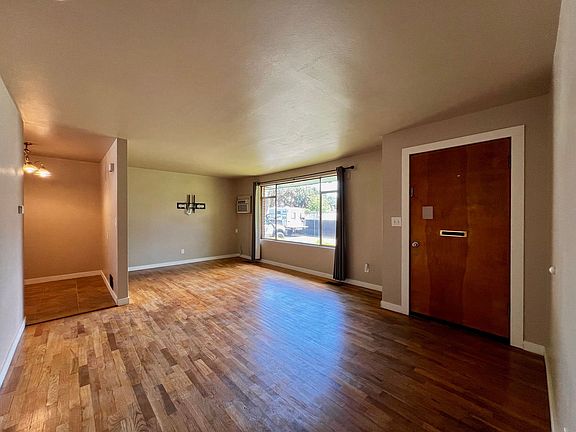 5th image of 615 S 36th Ave