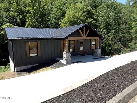 2nd image of 2138 Bluff Ridge Rd
