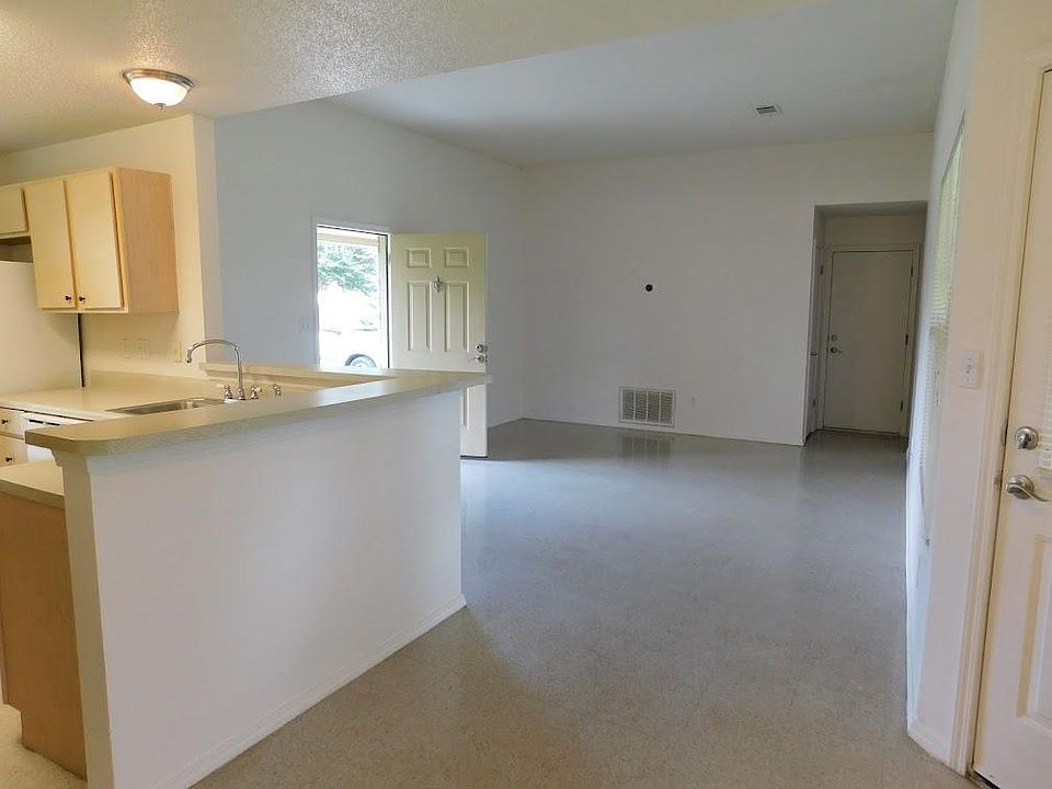 1st image of 72 Cyrilla Ct