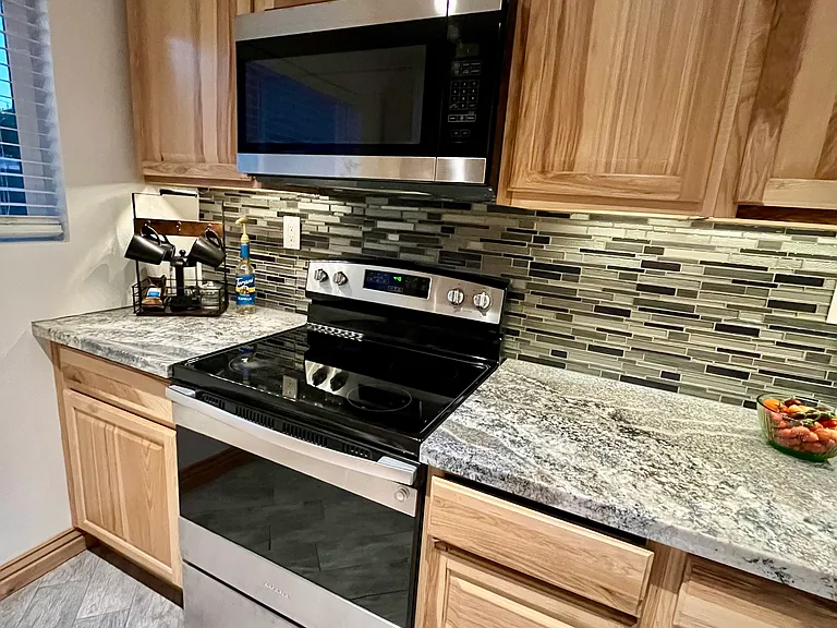 745 N Mesa Dr — Photo 6