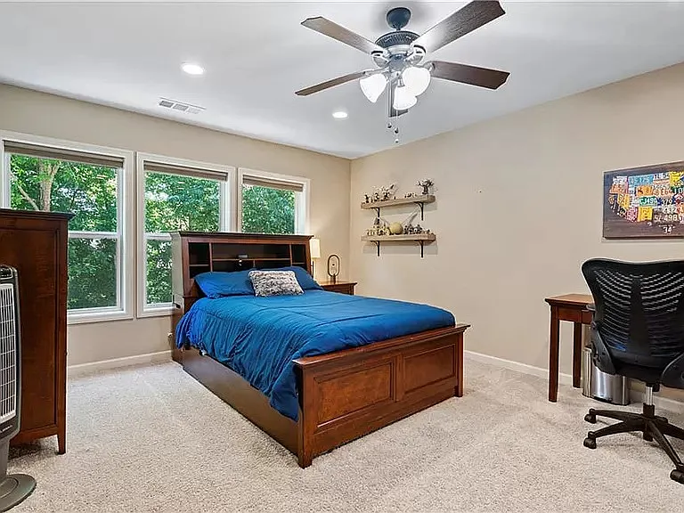 5825 Weddington Dr — Photo 29