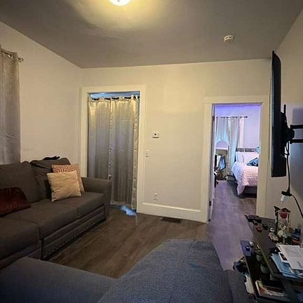 5th image of 84 Lawrence St #A