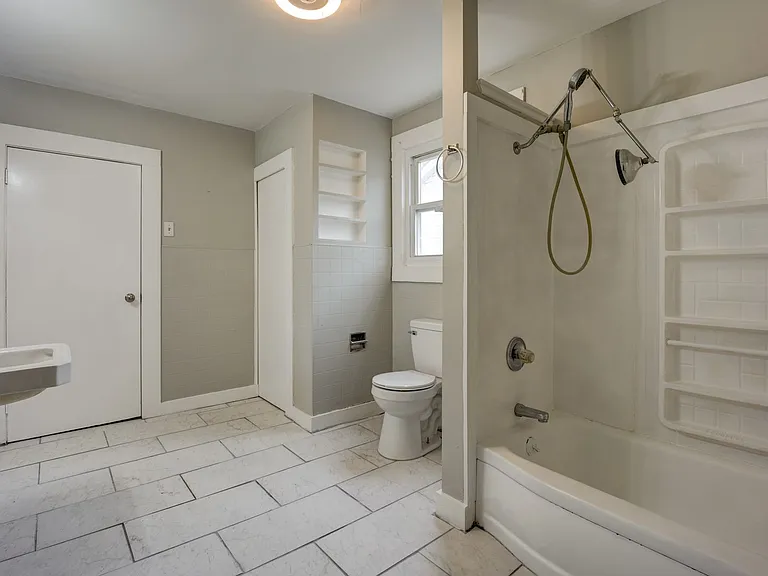 SF-025-800 South 19th Street House — Photo 10