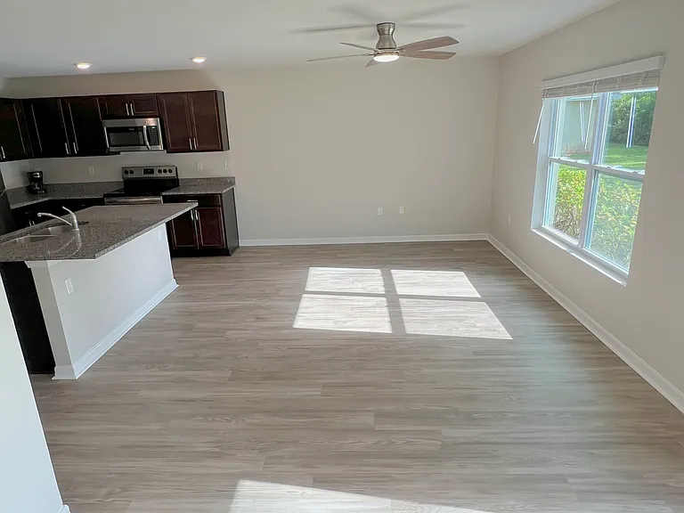 Living / Dining Area