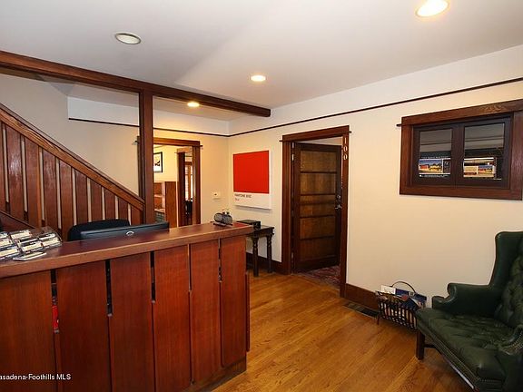 5th image of 305 S Hudson Ave