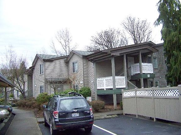 3rd image of 250 NW Dogwood St APT B204