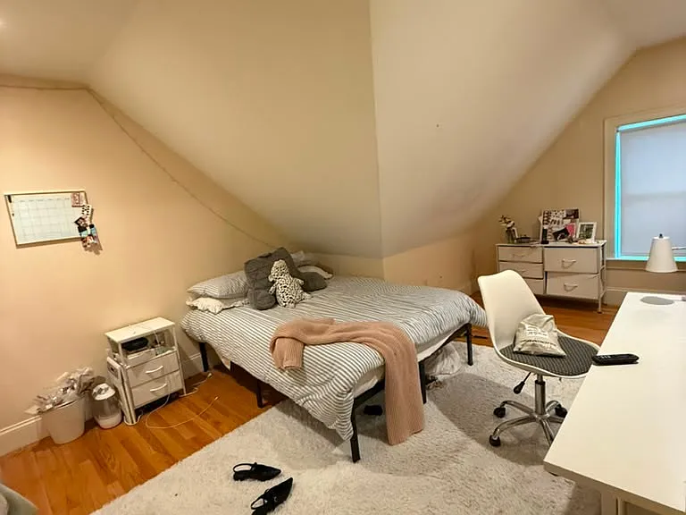 25 Lothrop St #2U — Photo 5