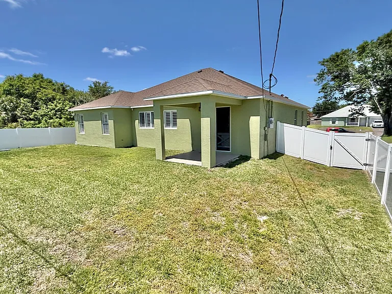 1453 Santa Anna St SE — Photo 32