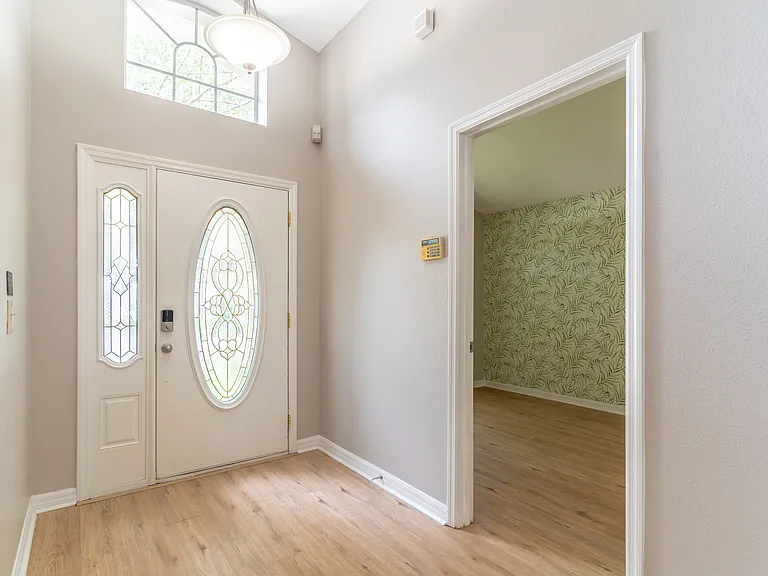 102 Ivy Brook Ct — Photo 4