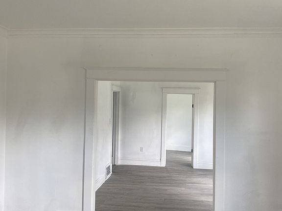 3rd image of 1717 W Smith St