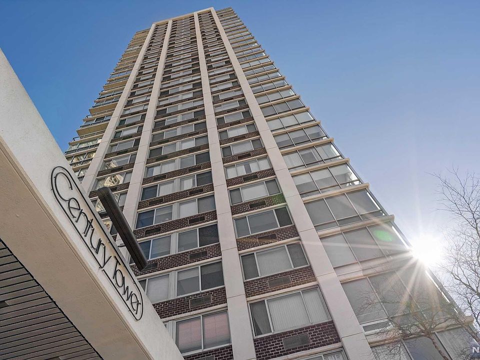 1st image of 1600 Parker Ave APT 27A