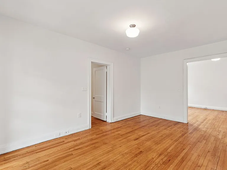 10 Montgomery — Photo 113