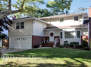 223 Rhode Island Ave, Massapequa, NY 11758
