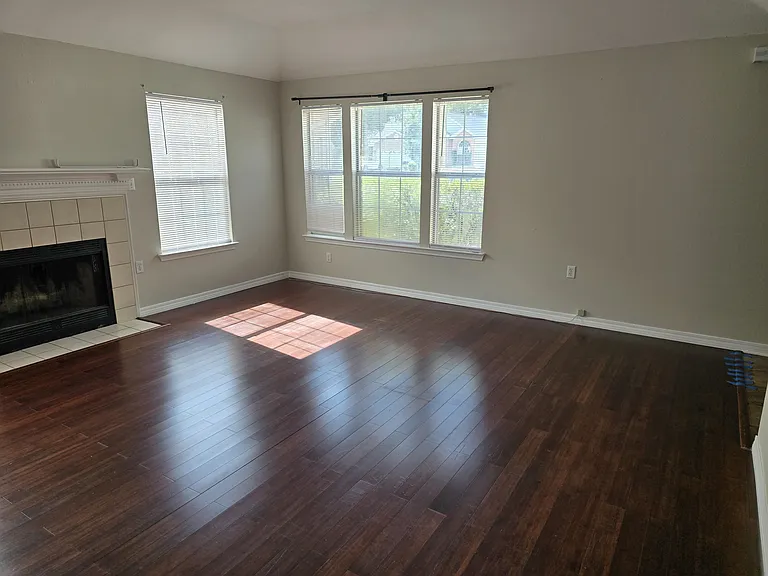 2566 Barron Ct — Photo 4