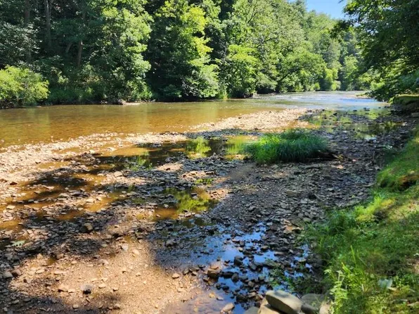 (undisclosed Address), Hillsville, VA 24343