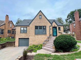 2528 Country Club Ave, Omaha, NE 68104