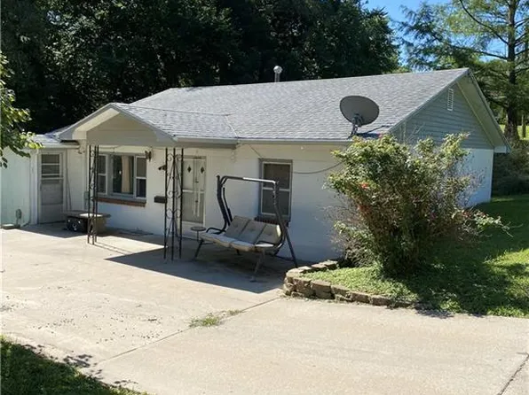 3111 S 24th St, Saint Joseph, MO 64503