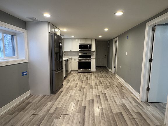 4th image of 3852 W Argyle St #Basement