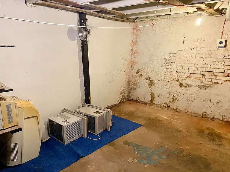 16 N Madeira St — Photo 12