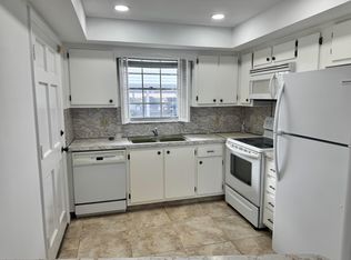 907 Marina Dr APT 107, North Palm Beach, FL 33408