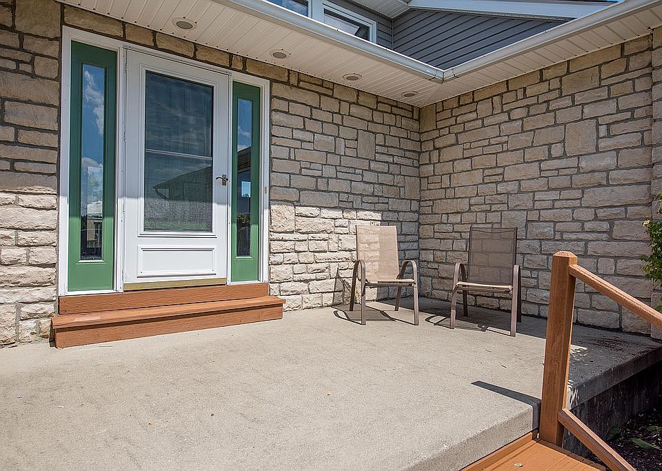 HUGE front porch.