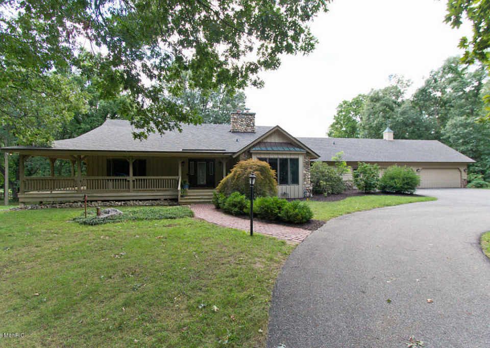 1st image of 6464 Bridlewood Ct NE