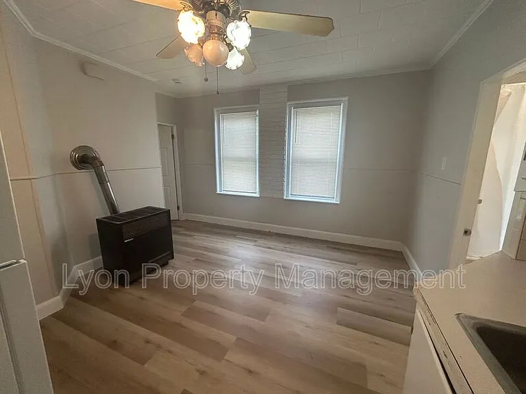 415 Main St #4 — Photo 4
