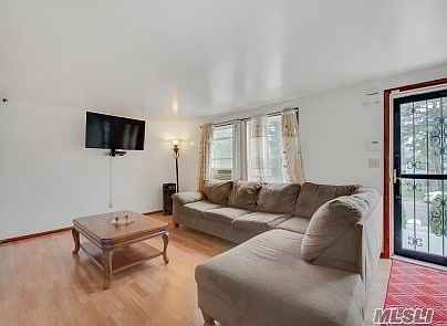 5th image of 13 Levey Blvd