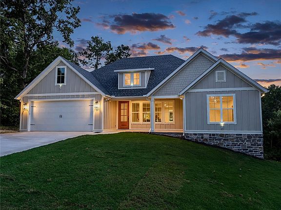 2nd image of 33 Kentallen Ln