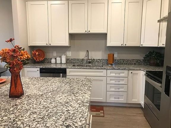 5th image of 2720 Sartain St Unit 305