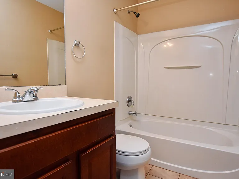 342 Nicholas Dr — Photo 15