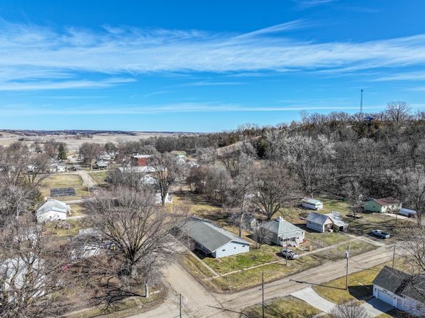 308 & 310 2nd St, Pisgah, IA 51564