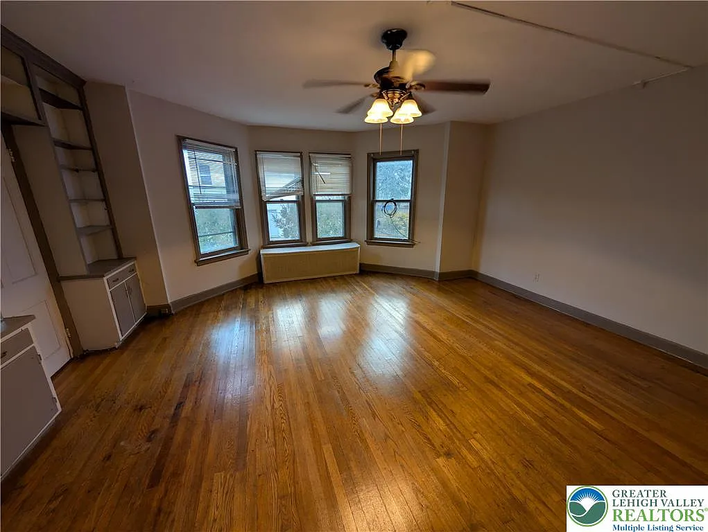 2 bed, 1.0 bath, 1500 sqft, $1,495 — Photo 4