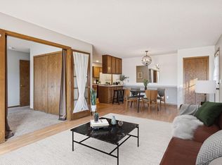 14230 44th Pl N APT 2, Plymouth, MN 55446