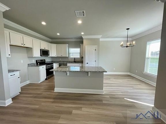 2nd image of 465 Madio Dr